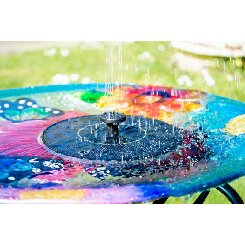 Flydende solcelle springvand