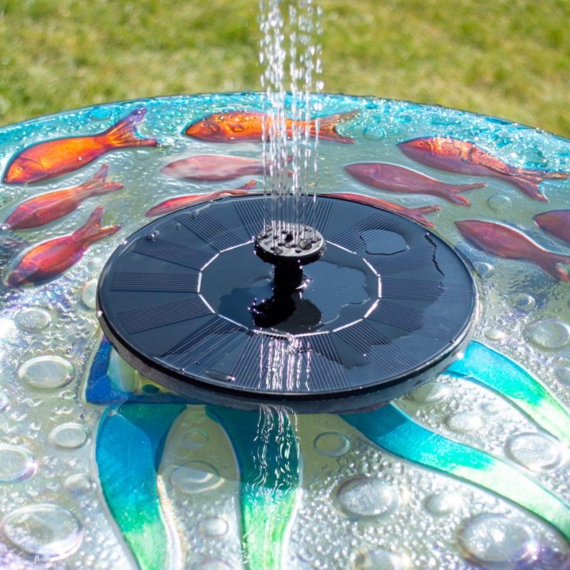 Flydende solcelle springvand