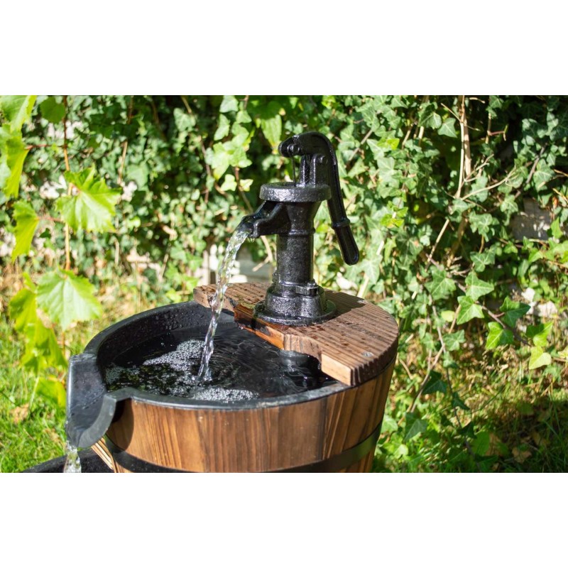 Grandwills solcelle fontæne i træ, to trin