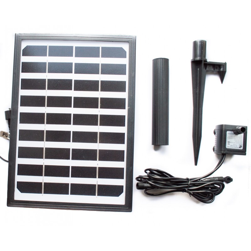 Solcellepanel og stor pumpe til høj fontæne